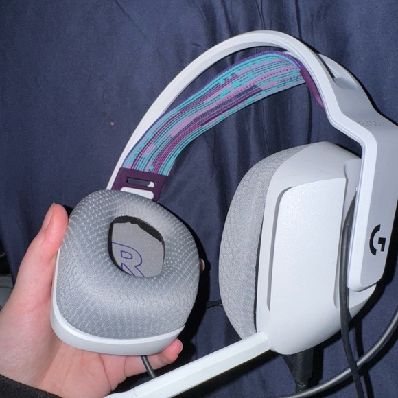 White Gaming Headset with USB Adapter - Picture 2 of 3